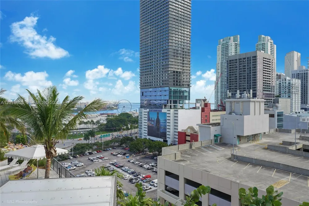 159 NE 6th St #3303 Miami, FL 33132