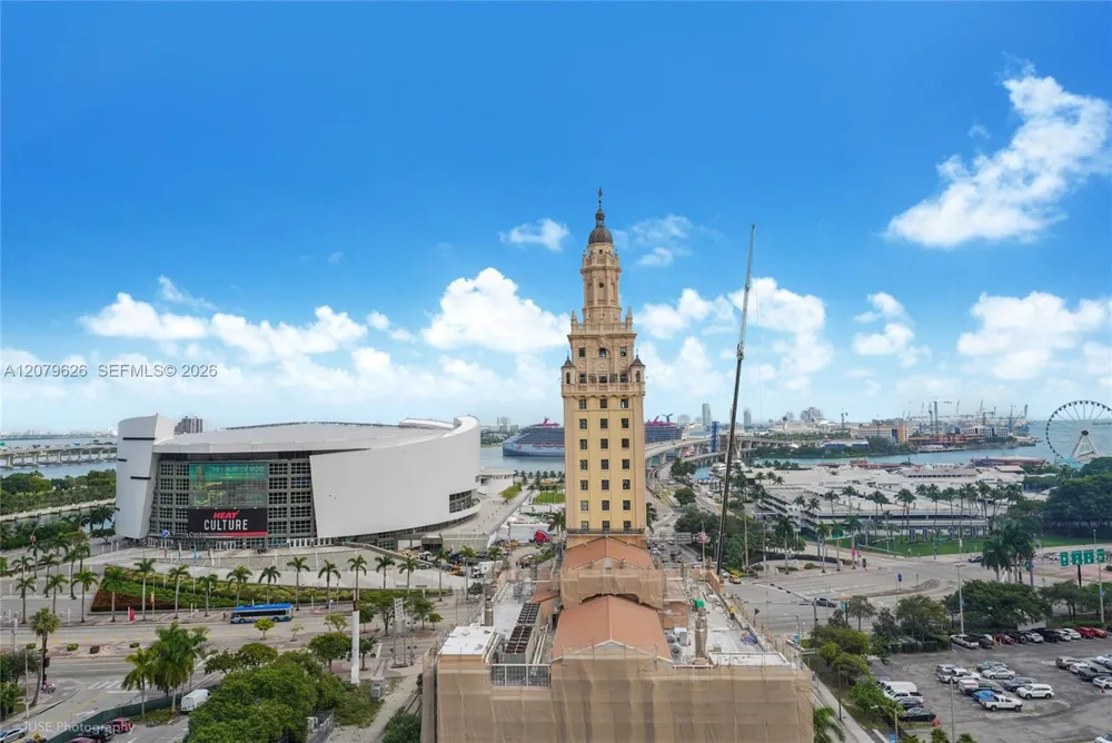 159 NE 6th St #3303 Miami, FL 33132