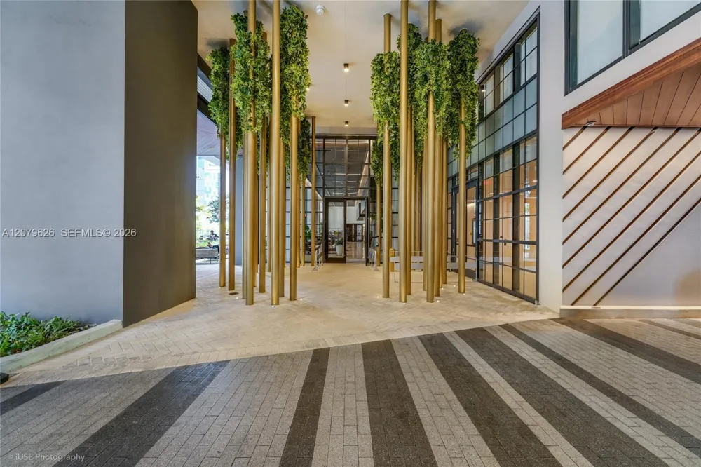 159 NE 6th St #3303 Miami, FL 33132