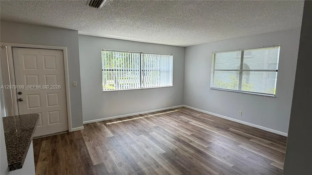 11641 Royal Palm Blvd #11641 Coral Springs, FL 33065