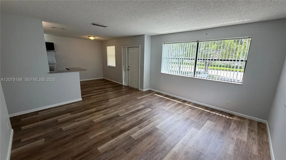 11641 Royal Palm Blvd #11641 Coral Springs, FL 33065