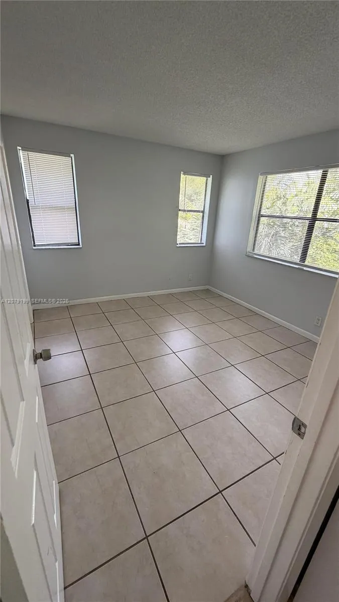 11641 Royal Palm Blvd #11641 Coral Springs, FL 33065
