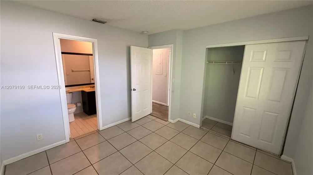11641 Royal Palm Blvd #11641 Coral Springs, FL 33065