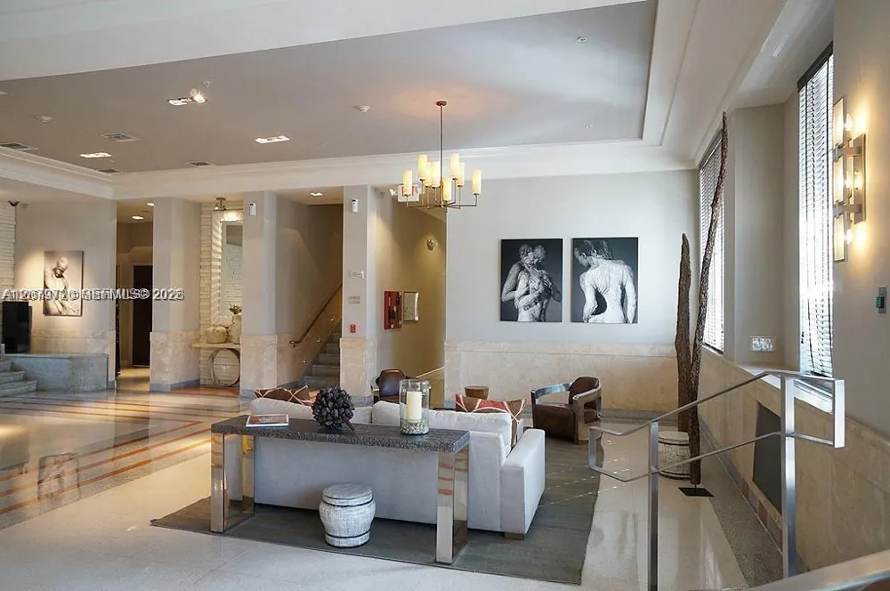435 21st St #215 Miami Beach, FL 33139