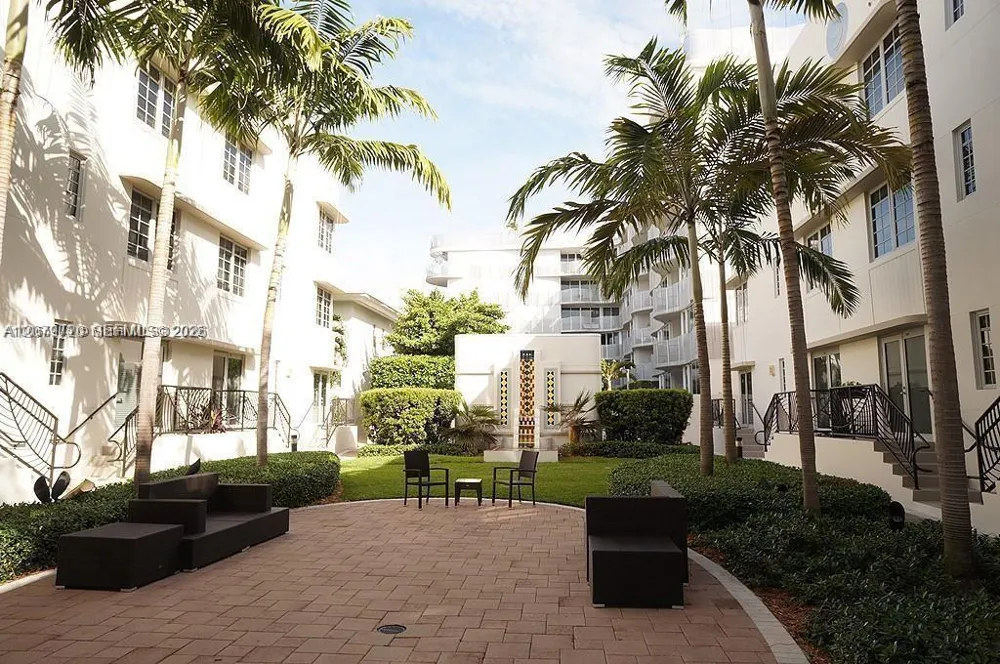 435 21st St #215 Miami Beach, FL 33139