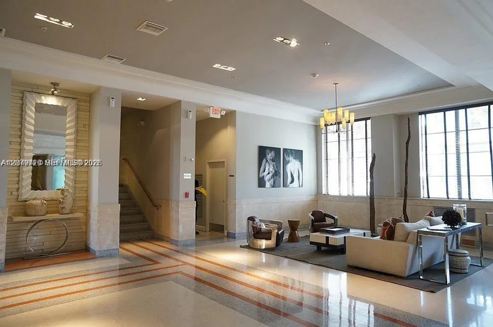 435 21st St #215 Miami Beach, FL 33139