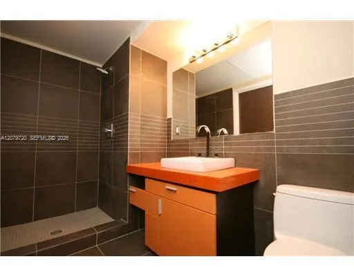 435 21st St #215 Miami Beach, FL 33139