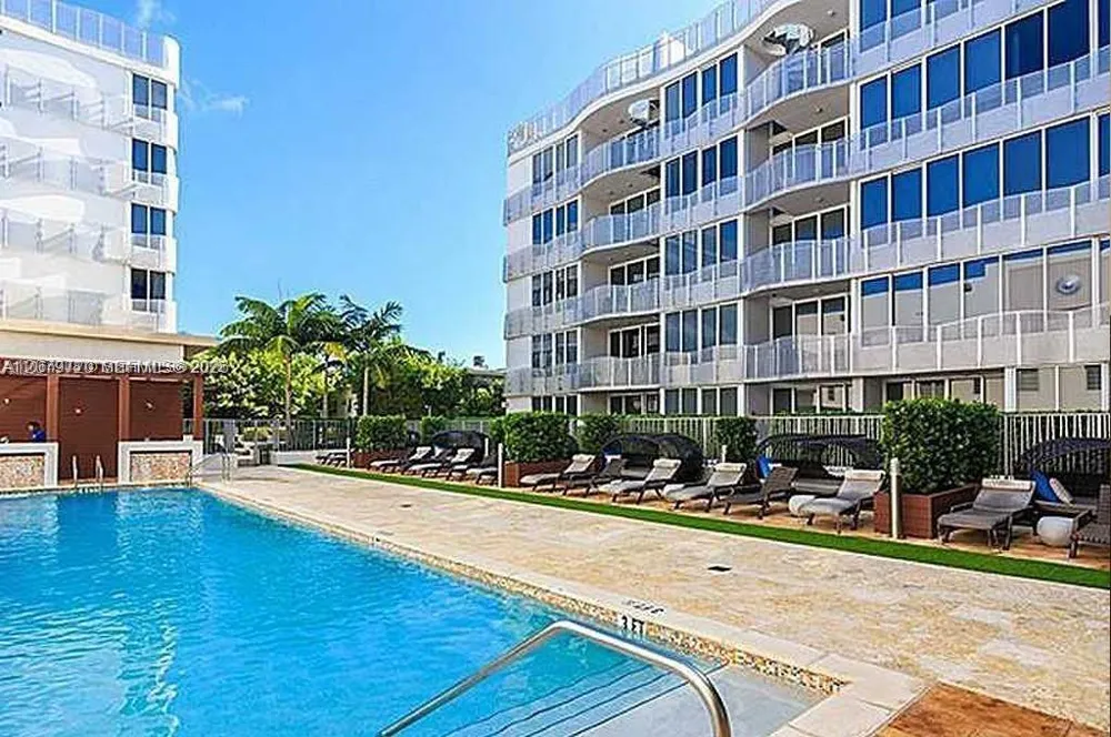 435 21st St #215 Miami Beach, FL 33139