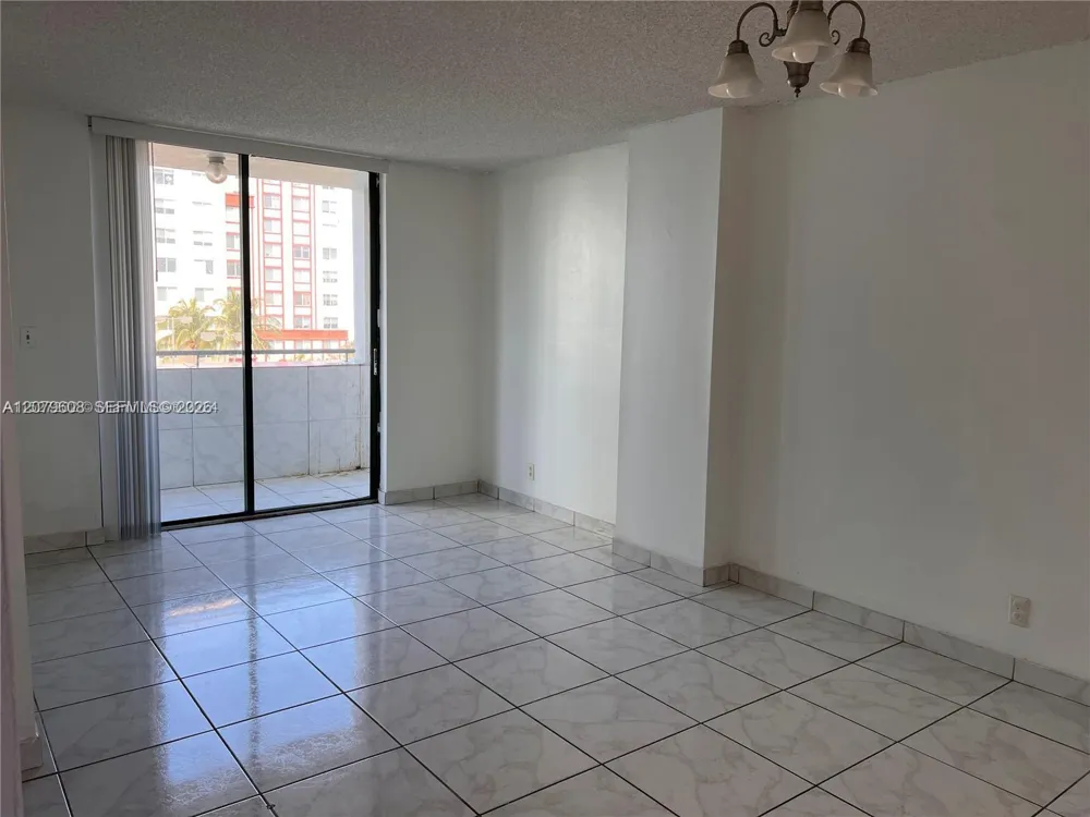546 SW 1st St #611 Miami, FL 33130