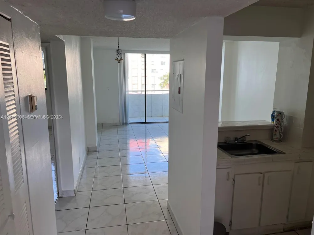 546 SW 1st St #611 Miami, FL 33130