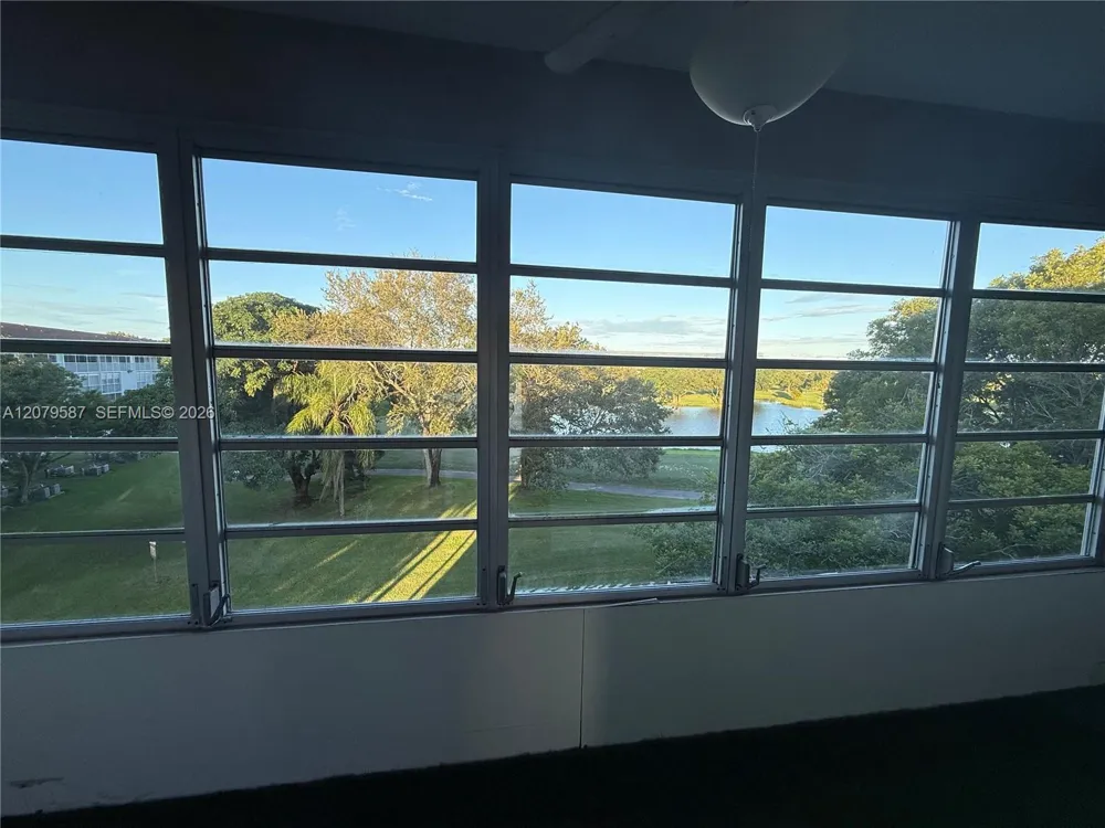 301 SW 135th Ave #402C Pembroke Pines, FL 33027