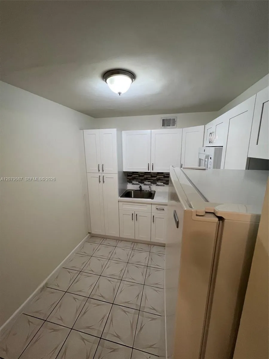 301 SW 135th Ave #402C Pembroke Pines, FL 33027
