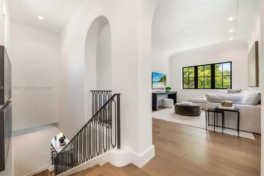 550 Malaga Ave #Villa 1 Coral Gables, FL 33134
