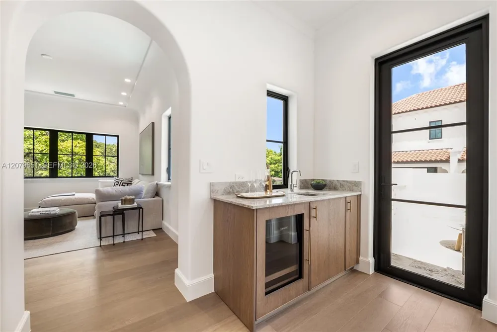 550 Malaga Ave #Villa 1 Coral Gables, FL 33134