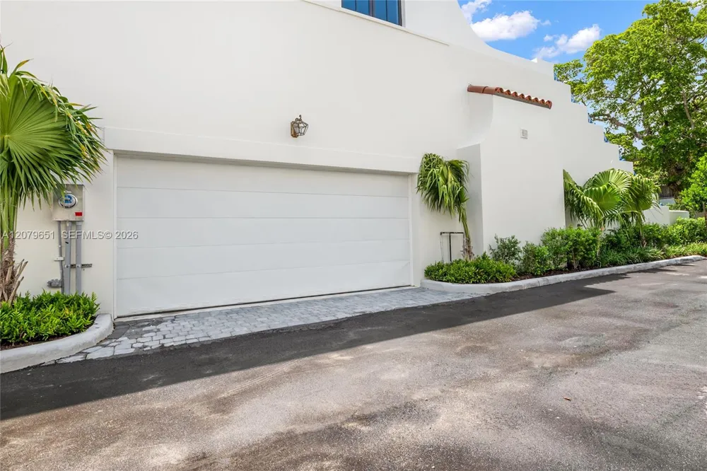 550 Malaga Ave #Villa 1 Coral Gables, FL 33134