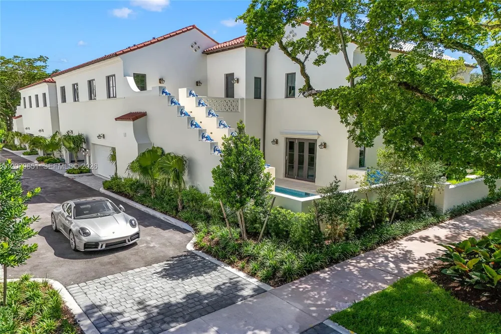 550 Malaga Ave #Villa 1 Coral Gables, FL 33134