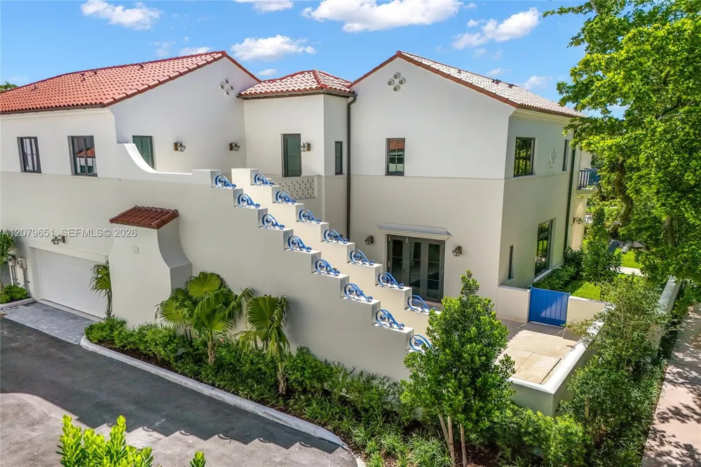 550 Malaga Ave #Villa 1 Coral Gables, FL 33134