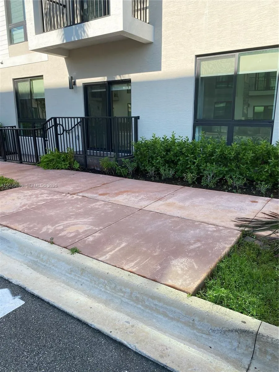 8301 NW 41st St #B-110 Doral, FL 33166