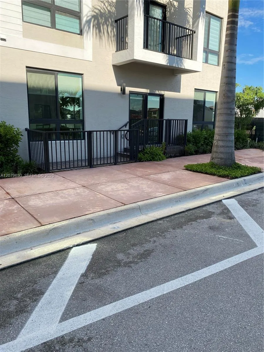 8301 NW 41st St #B-110 Doral, FL 33166