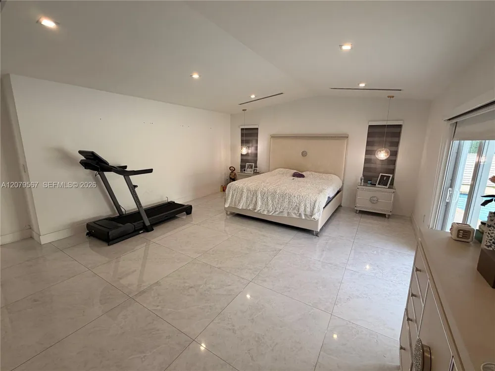 13200 SW 25th St Miami, FL 33175