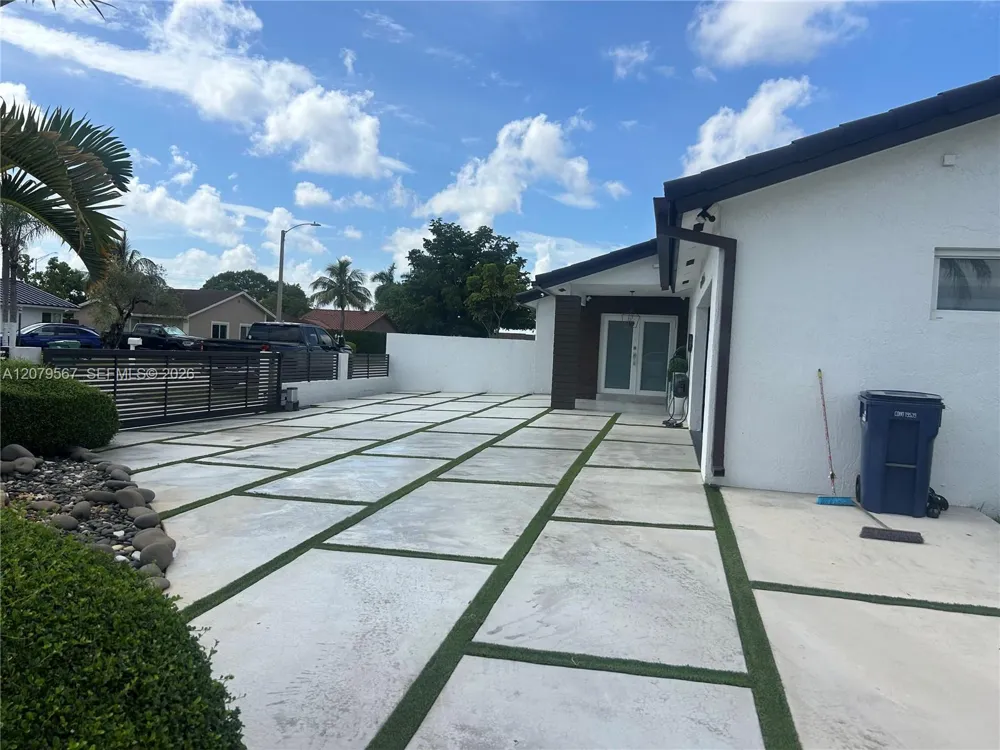 13200 SW 25th St Miami, FL 33175