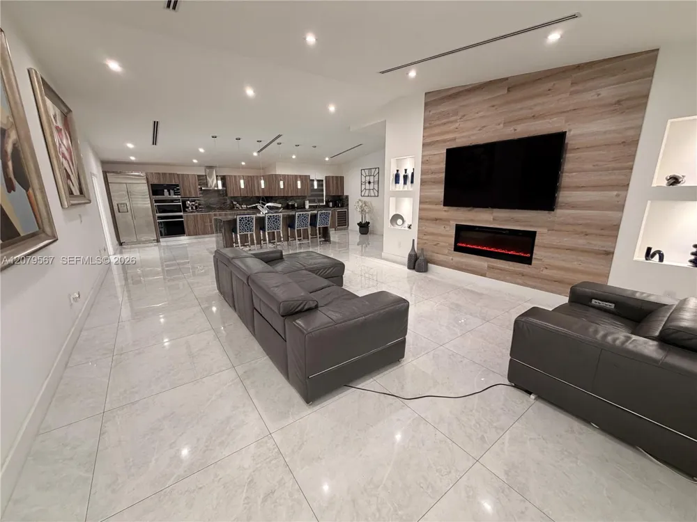 13200 SW 25th St Miami, FL 33175