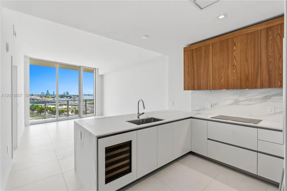 1400 Biscayne Blvd #804 Miami, FL 33132