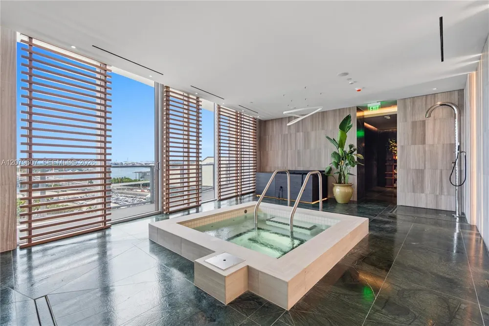 1400 Biscayne Blvd #804 Miami, FL 33132