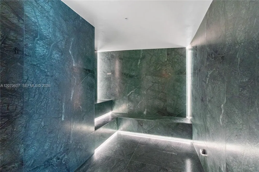 1400 Biscayne Blvd #804 Miami, FL 33132