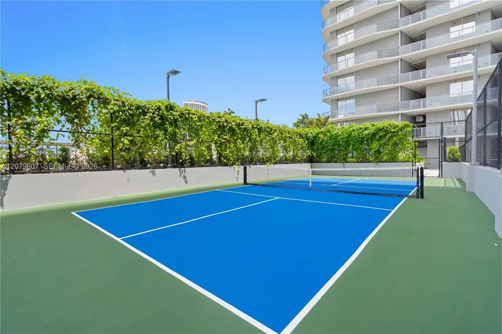 1400 Biscayne Blvd #804 Miami, FL 33132