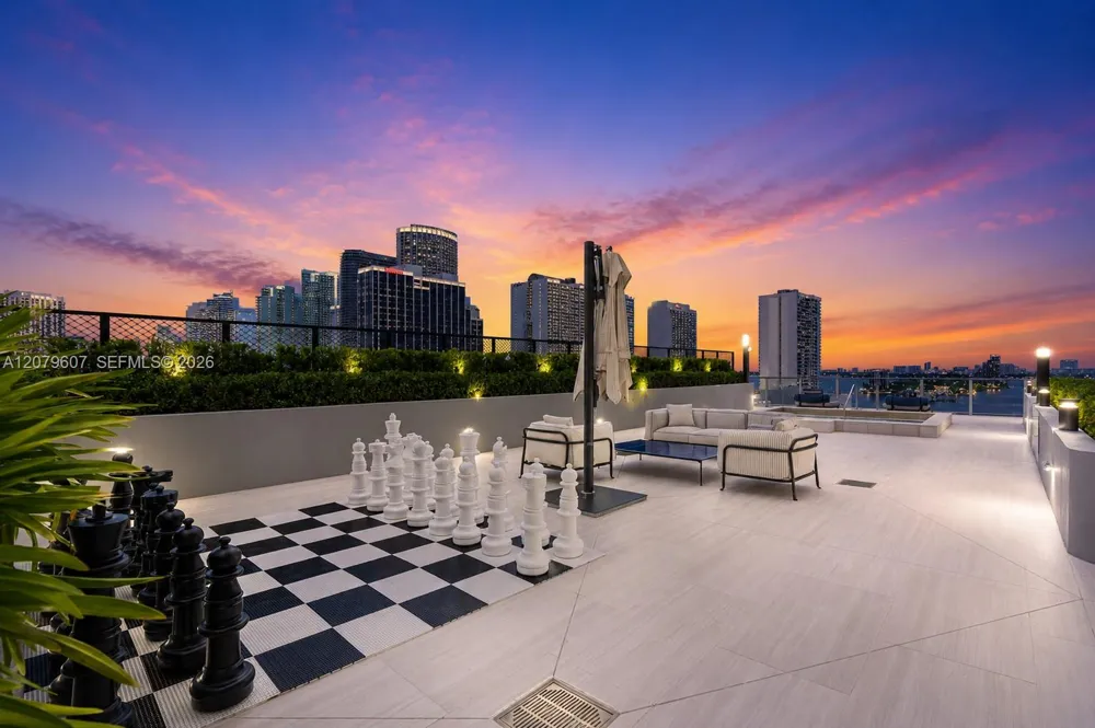 1400 Biscayne Blvd #804 Miami, FL 33132