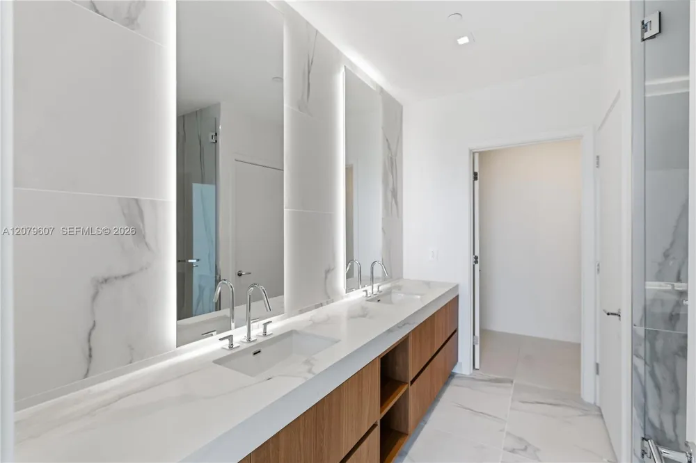 1400 Biscayne Blvd #804 Miami, FL 33132