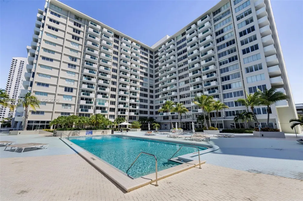 1200 West Ave #317 Miami Beach, FL 33139