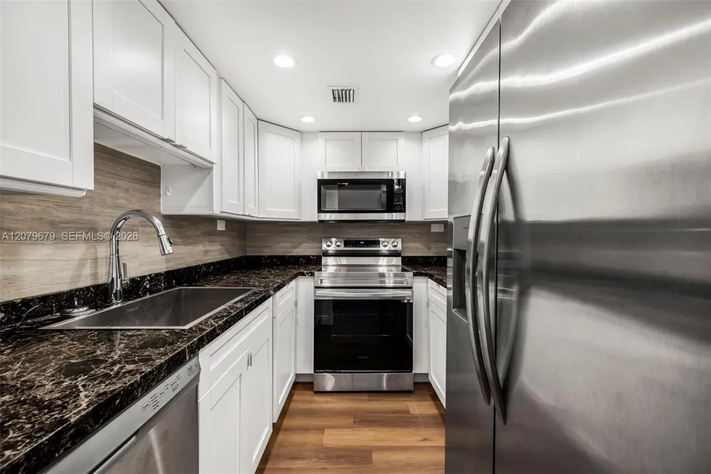 1200 West Ave #317 Miami Beach, FL 33139
