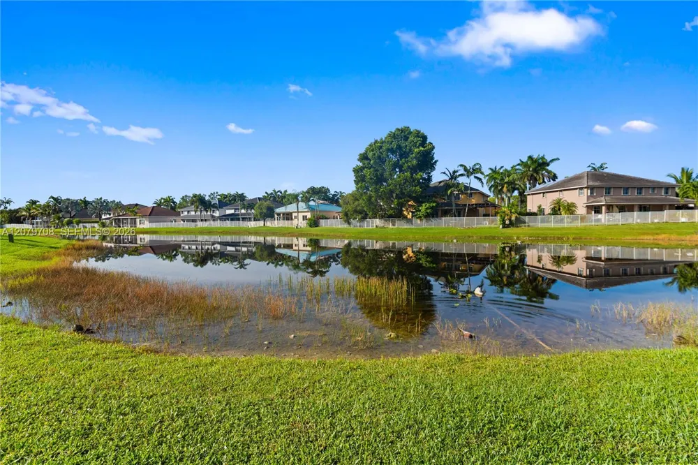 1416 Canary Island Dr Weston, FL 33327