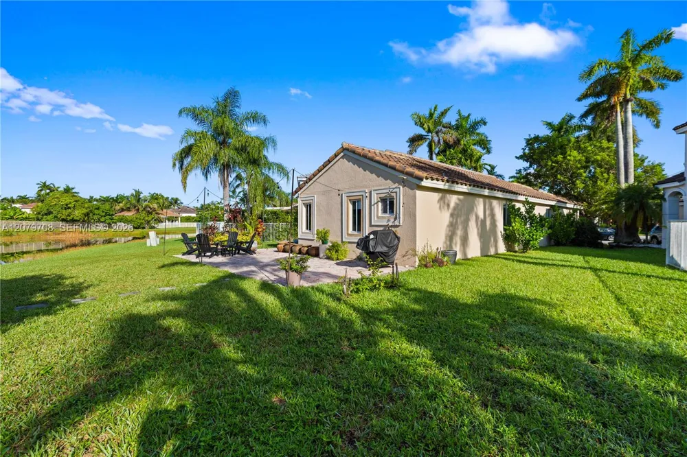 1416 Canary Island Dr Weston, FL 33327