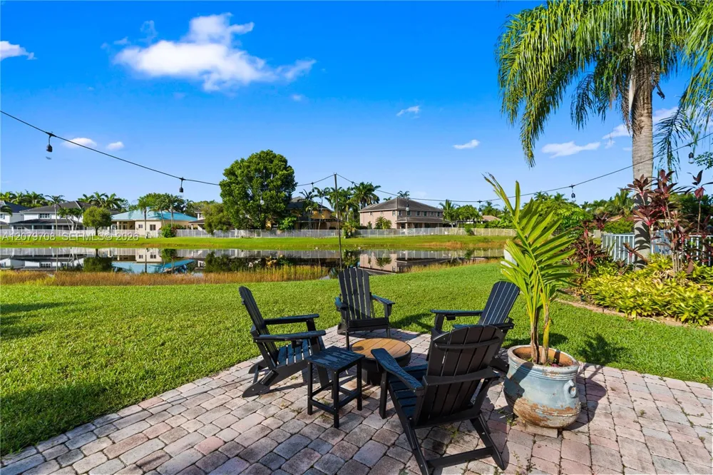 1416 Canary Island Dr Weston, FL 33327