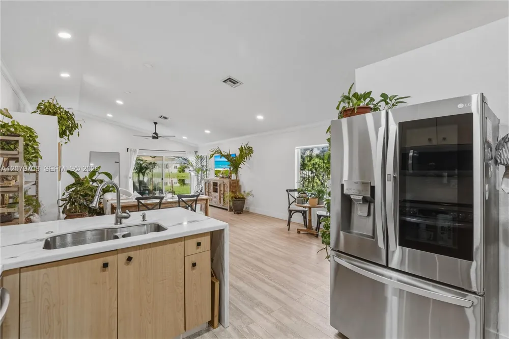 1416 Canary Island Dr Weston, FL 33327