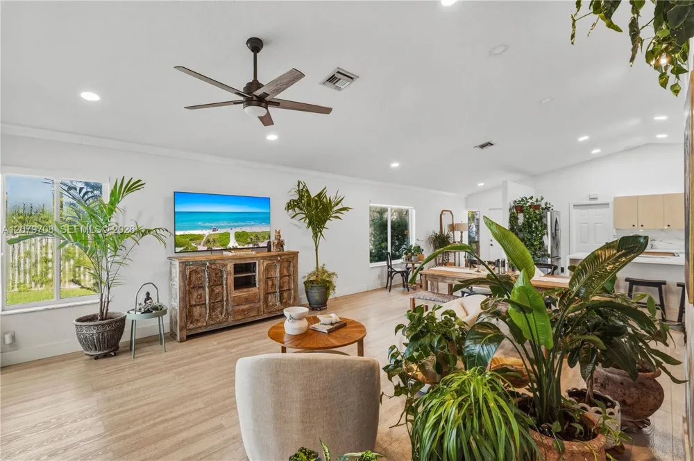 1416 Canary Island Dr Weston, FL 33327