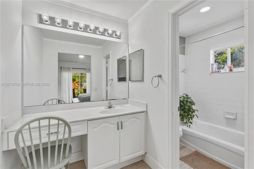 1416 Canary Island Dr Weston, FL 33327