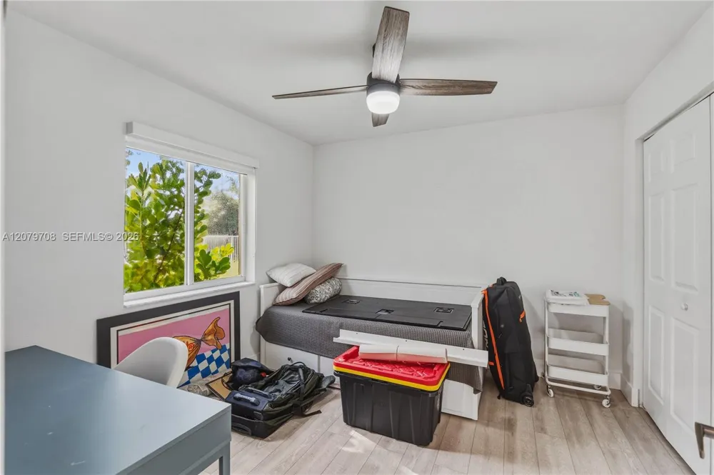 1416 Canary Island Dr Weston, FL 33327