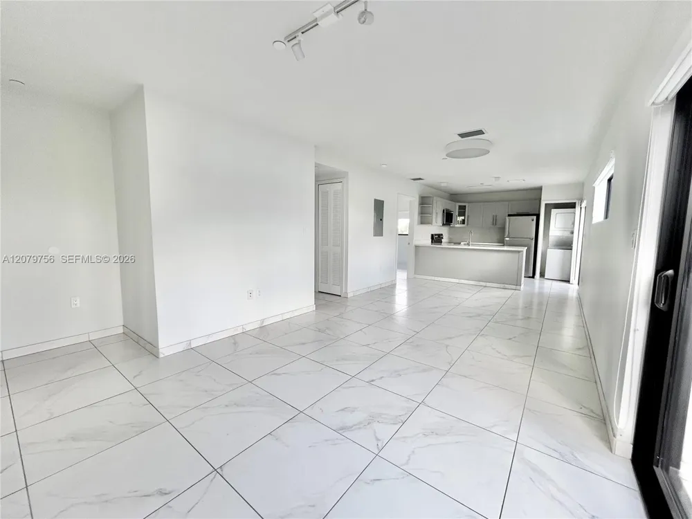 836 SW 2nd St #401 Miami, FL 33130