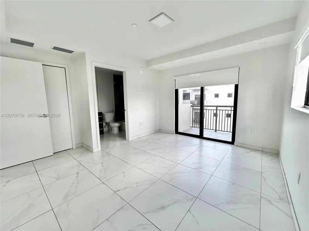 836 SW 2nd St #401 Miami, FL 33130