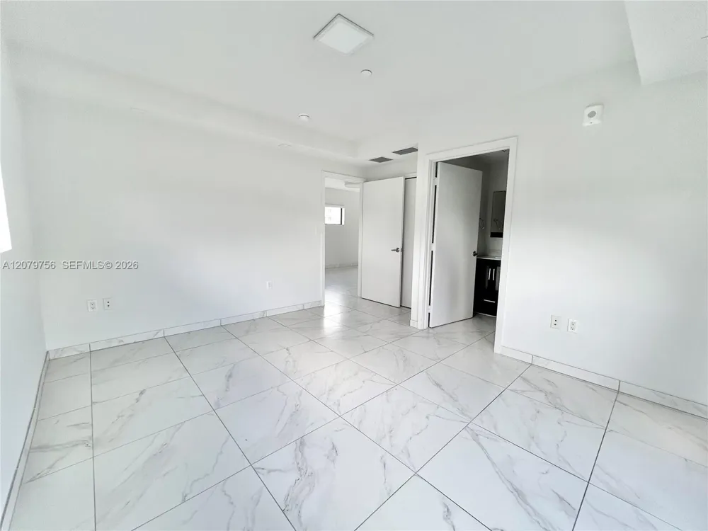 836 SW 2nd St #401 Miami, FL 33130
