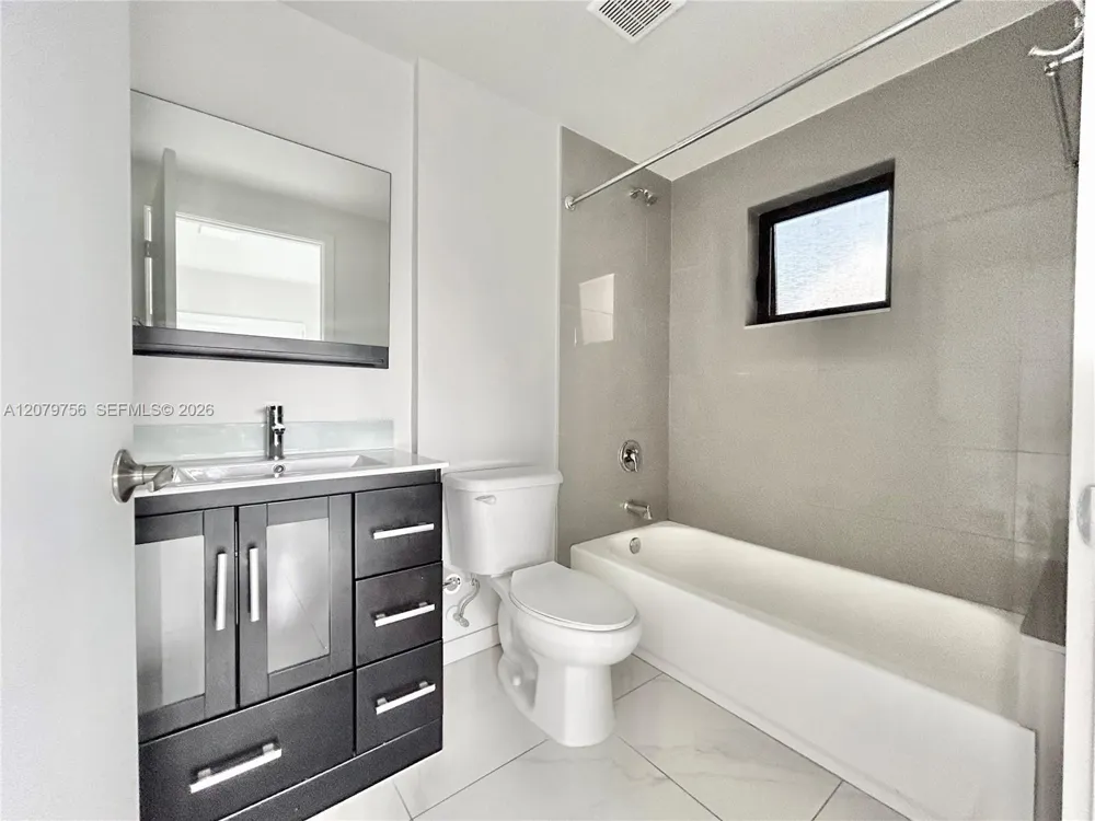 836 SW 2nd St #401 Miami, FL 33130