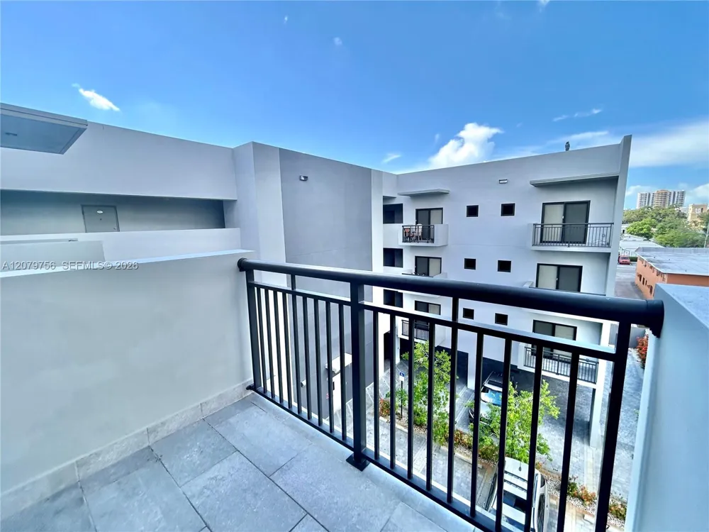 836 SW 2nd St #401 Miami, FL 33130