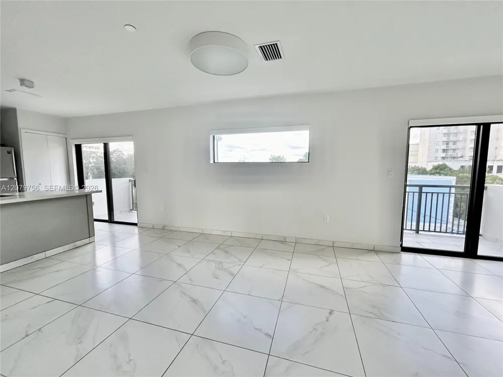 836 SW 2nd St #401 Miami, FL 33130