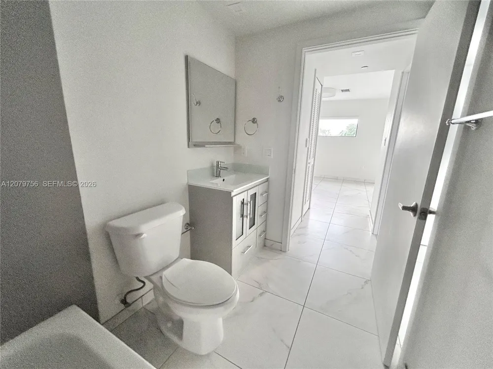836 SW 2nd St #401 Miami, FL 33130