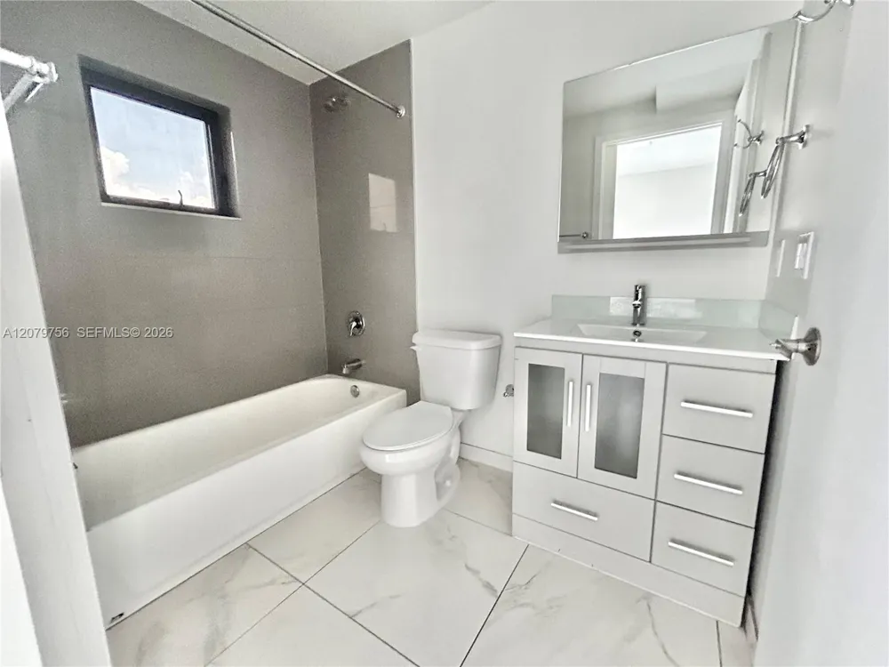 836 SW 2nd St #401 Miami, FL 33130