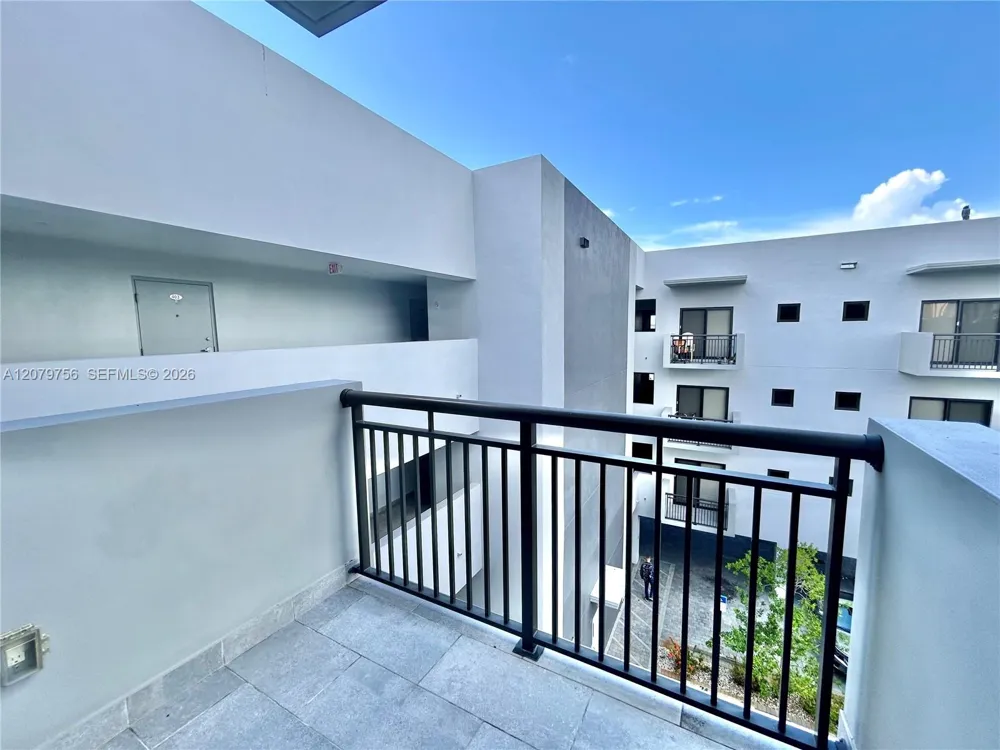 836 SW 2nd St #401 Miami, FL 33130